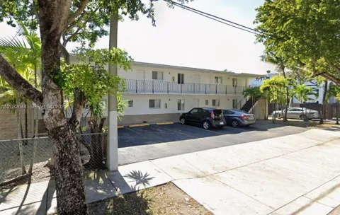 500 NW 35th St #5