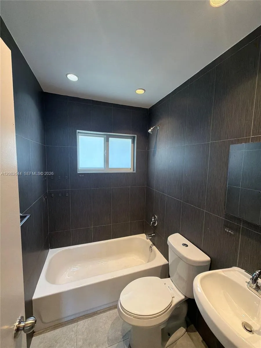 500 NW 35th St #5 Miami, FL 33127
