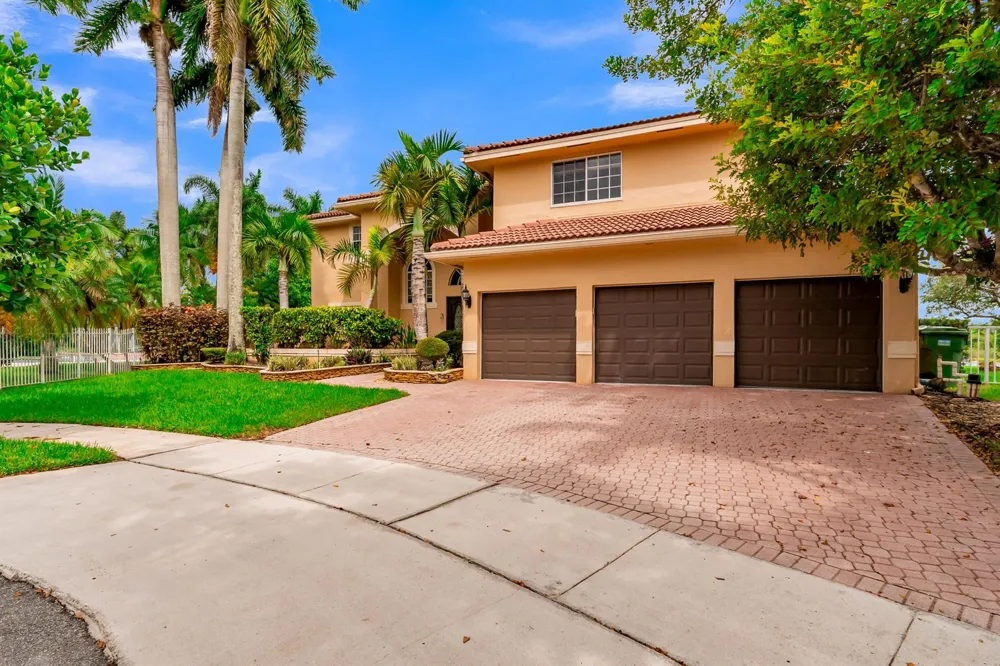 1333 SW 175th Way Pembroke Pines, FL 33029