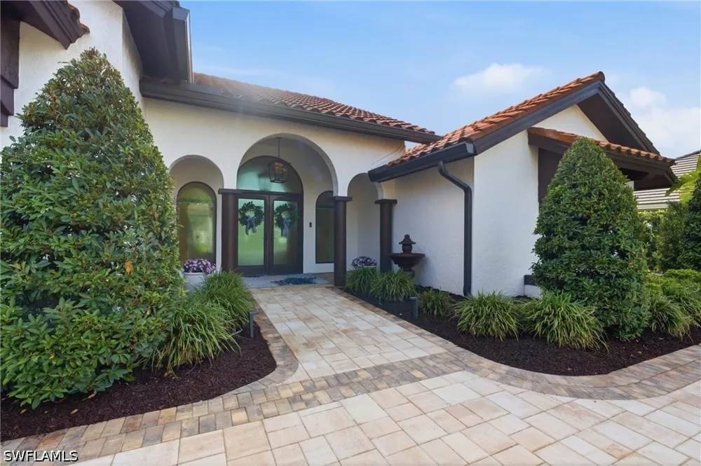 Longshore Way W Naples, FL 34119