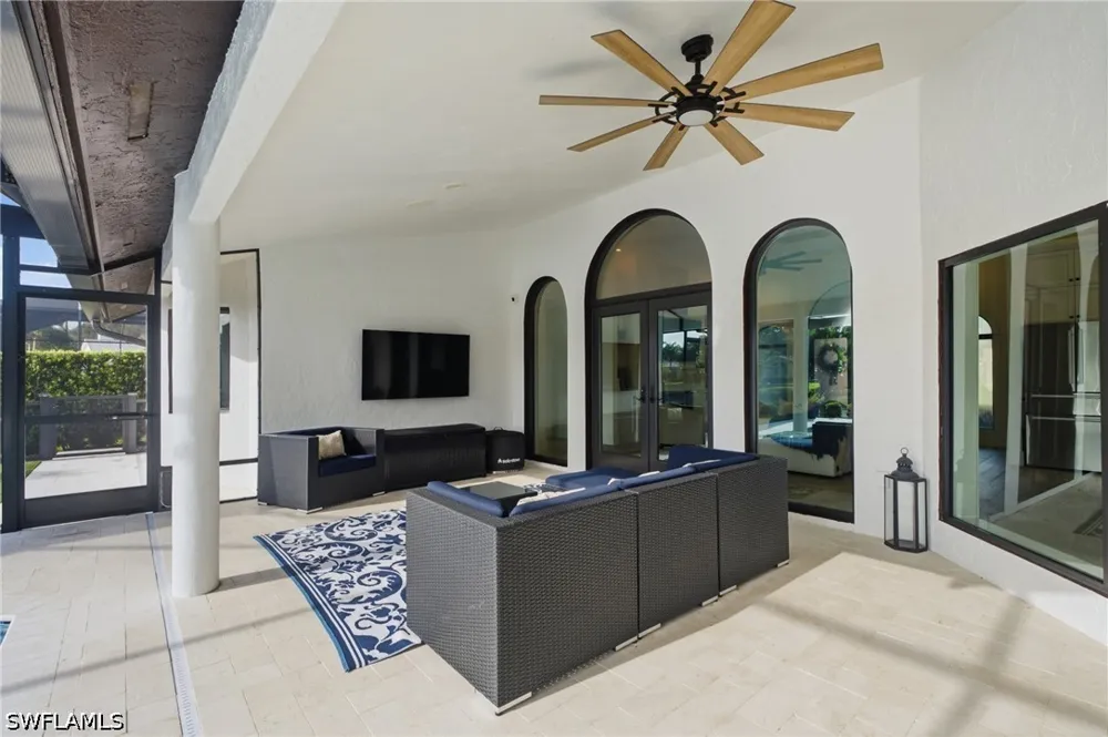 Longshore Way W Naples, FL 34119