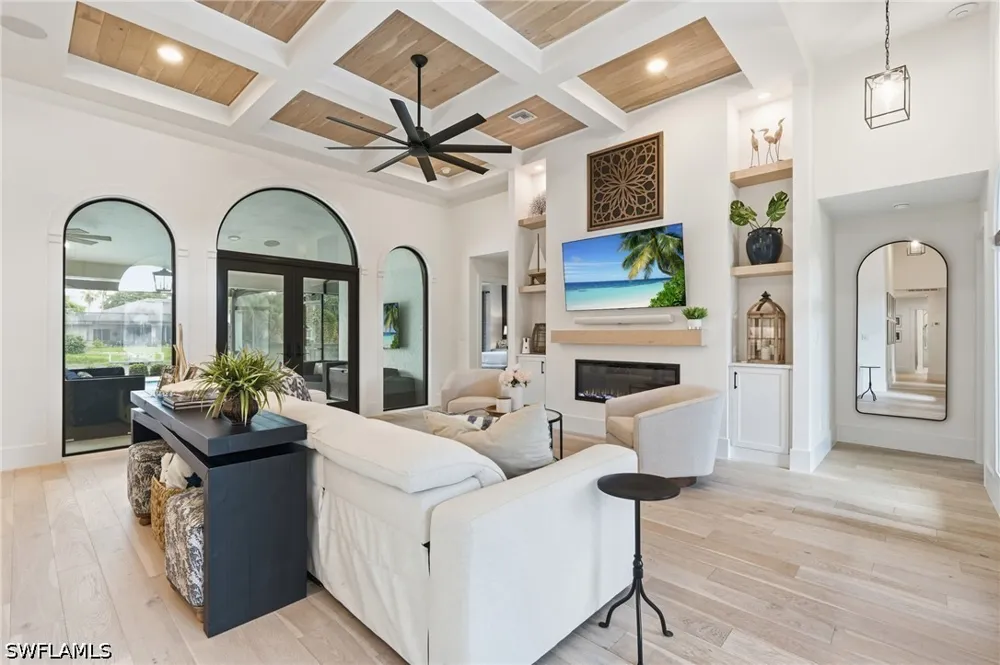 Longshore Way W Naples, FL 34119