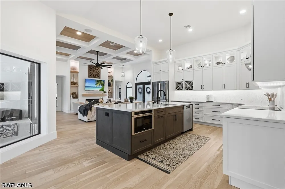 Longshore Way W Naples, FL 34119