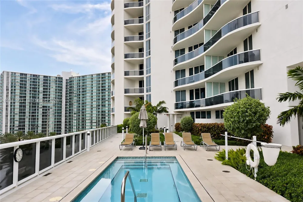 15811 Collins Ave #4007 Sunny Isles Beach, FL 33160