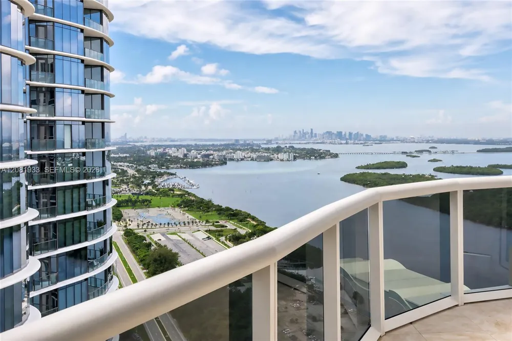 15811 Collins Ave #4007 Sunny Isles Beach, FL 33160