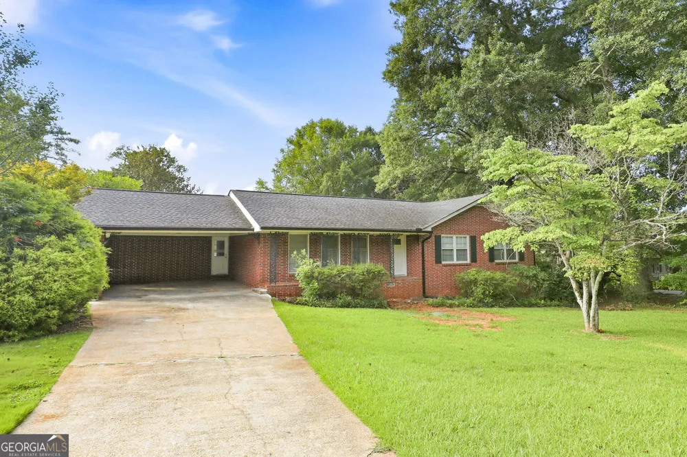 85 North DR Hampton, GA 30228