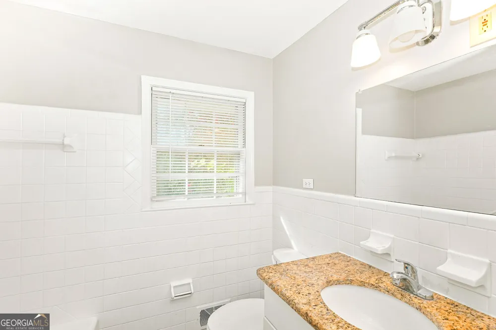 85 North DR Hampton, GA 30228