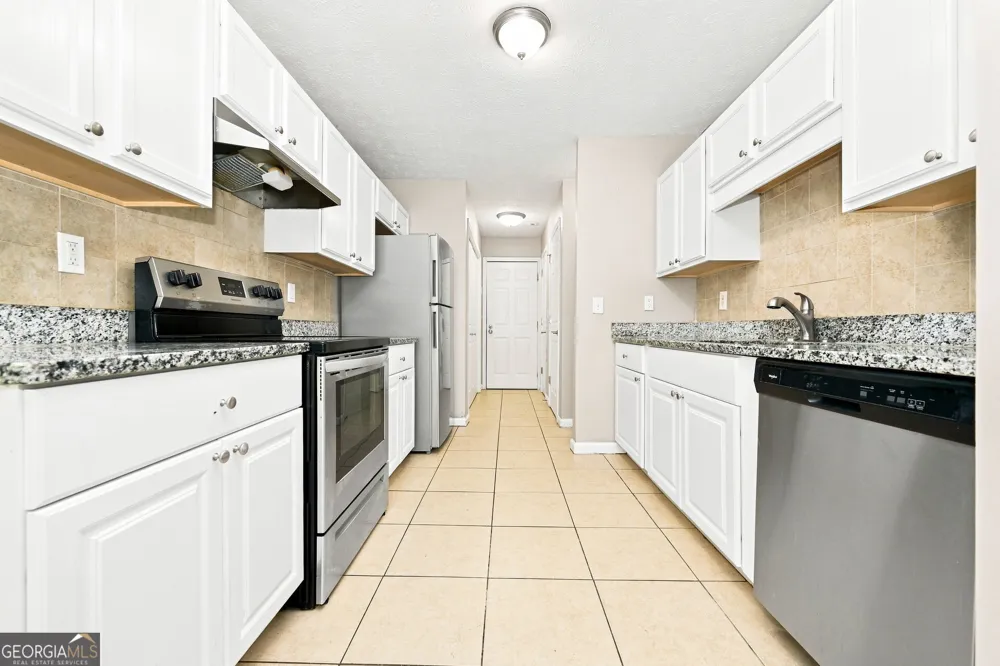 3924 Old Ivy CT Ellenwood, GA 30294