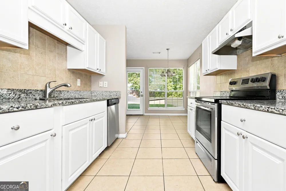 3924 Old Ivy CT Ellenwood, GA 30294