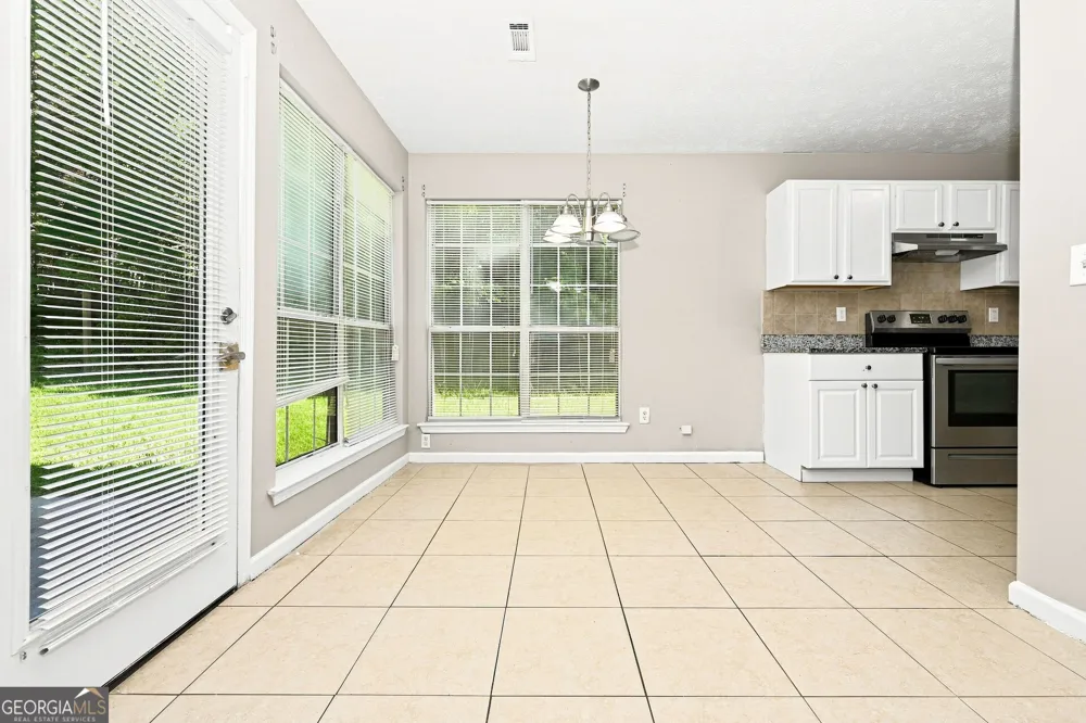 3924 Old Ivy CT Ellenwood, GA 30294