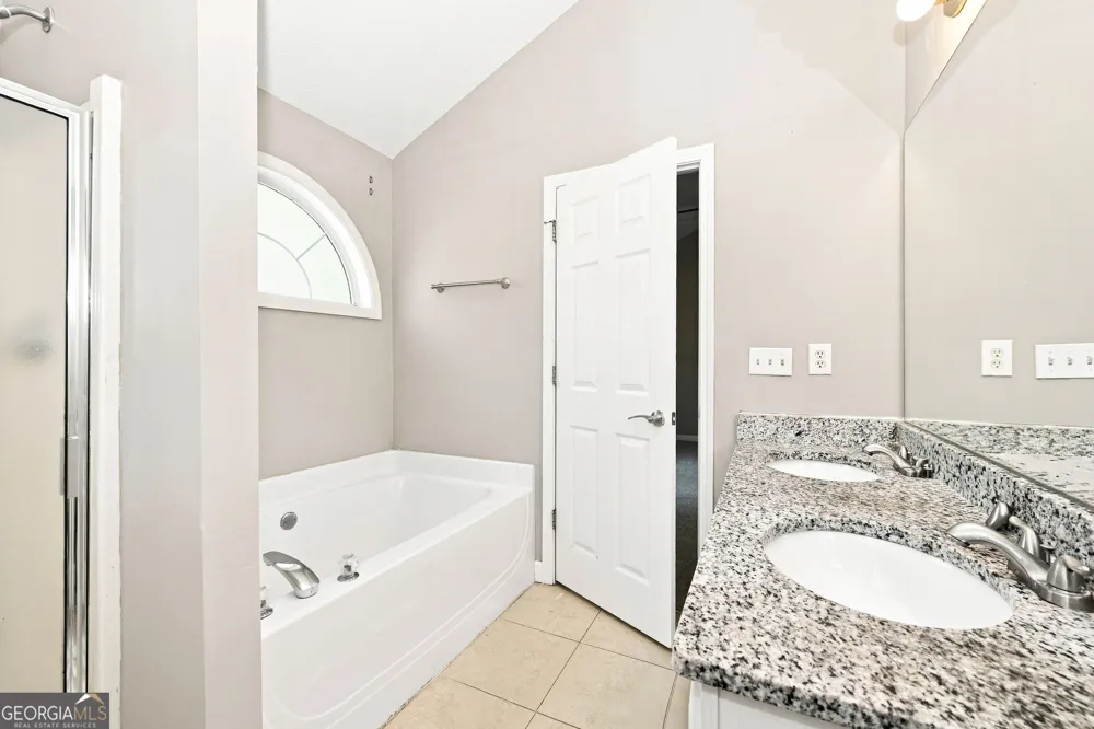 3924 Old Ivy CT Ellenwood, GA 30294