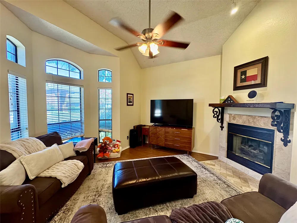 421 Leisure Lane Coppell, TX 75019