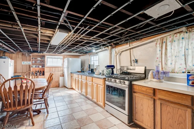 1331 Center St Union, NJ 07083