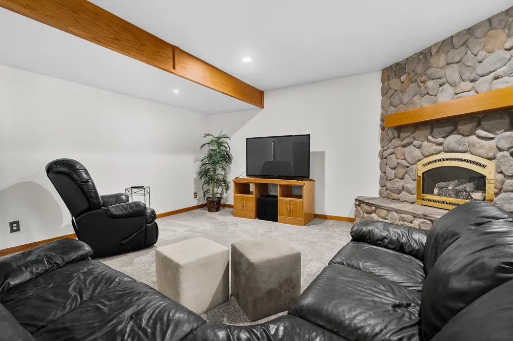 50360 29 1/2 STREET Paw Paw, MI 49079