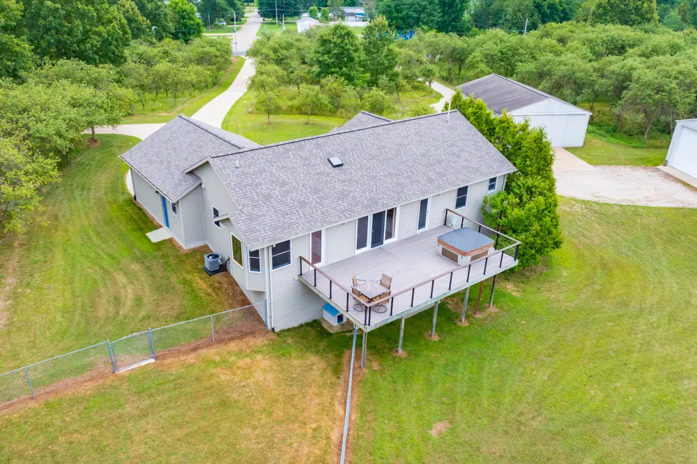 50360 29 1/2 STREET Paw Paw, MI 49079