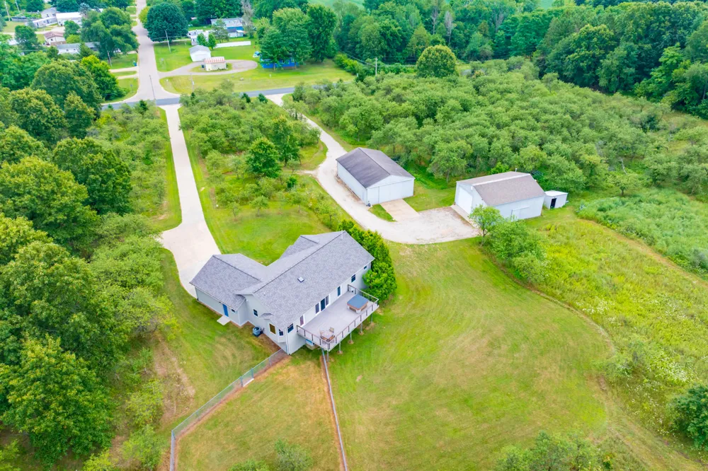 50360 29 1/2 STREET Paw Paw, MI 49079