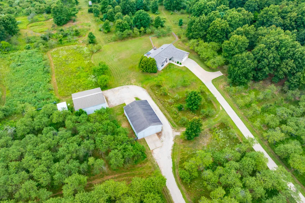 50360 29 1/2 STREET Paw Paw, MI 49079