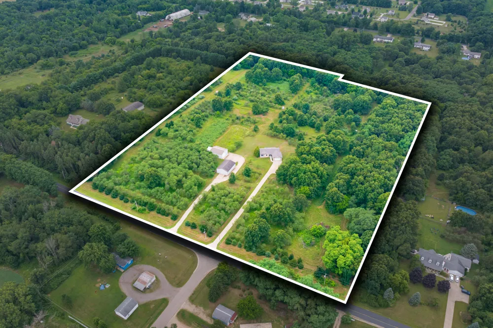 50360 29 1/2 STREET Paw Paw, MI 49079