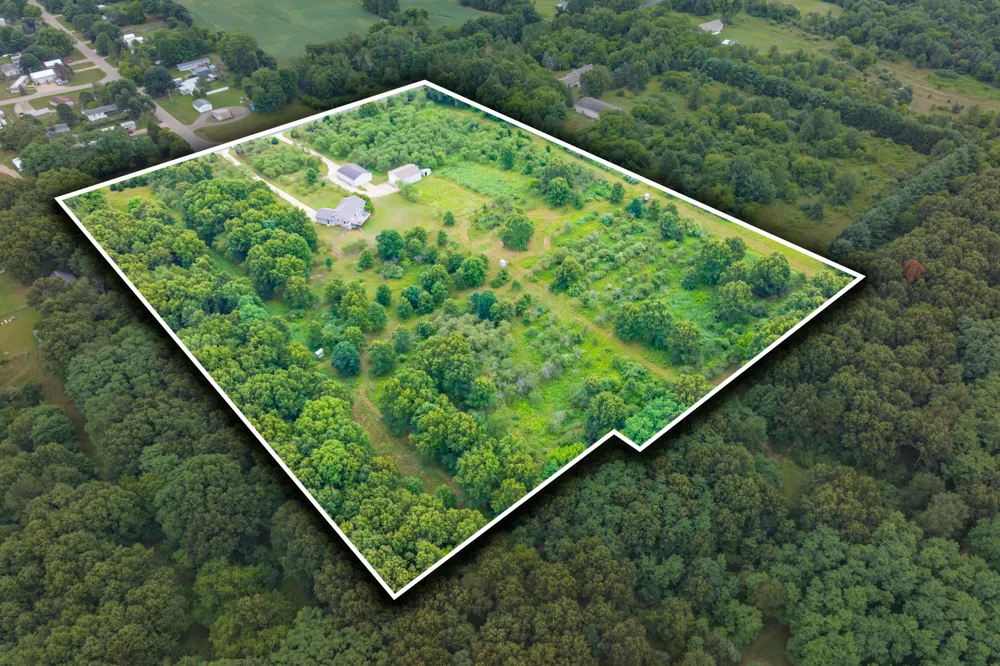 50360 29 1/2 STREET Paw Paw, MI 49079