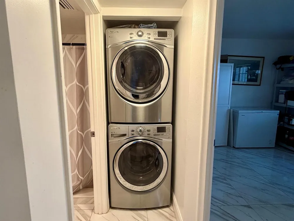 1105 Lake Shore Drive #104 Lake Park, FL 33403