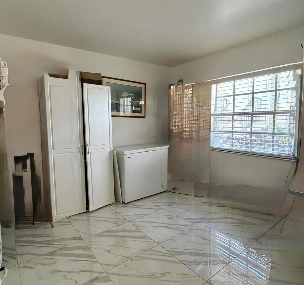 1105 Lake Shore Drive #104 Lake Park, FL 33403