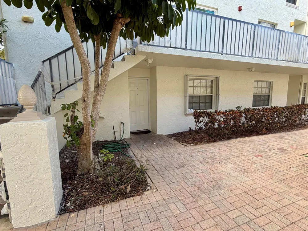 1105 Lake Shore Drive #104 Lake Park, FL 33403