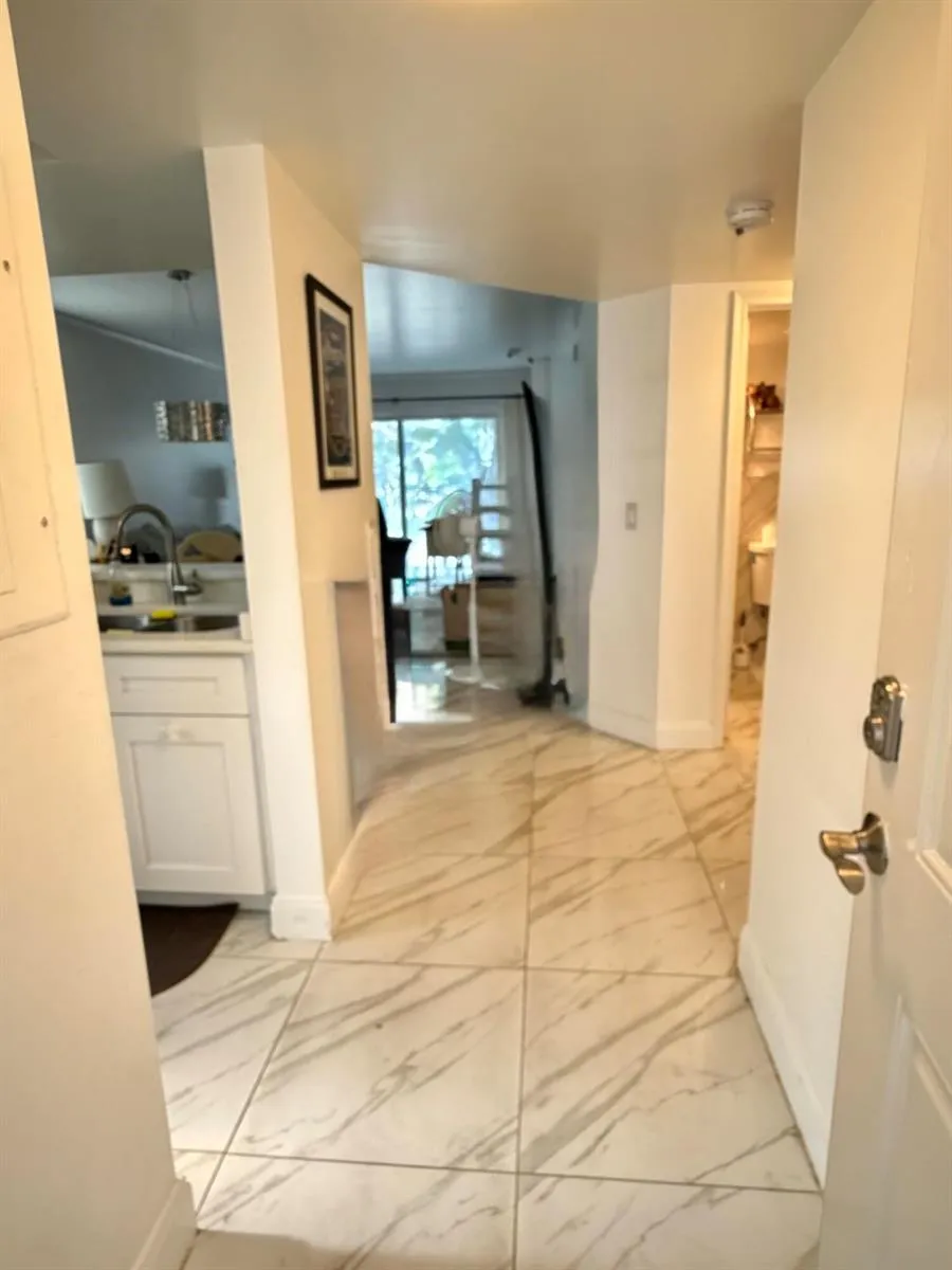 1105 Lake Shore Drive #104 Lake Park, FL 33403