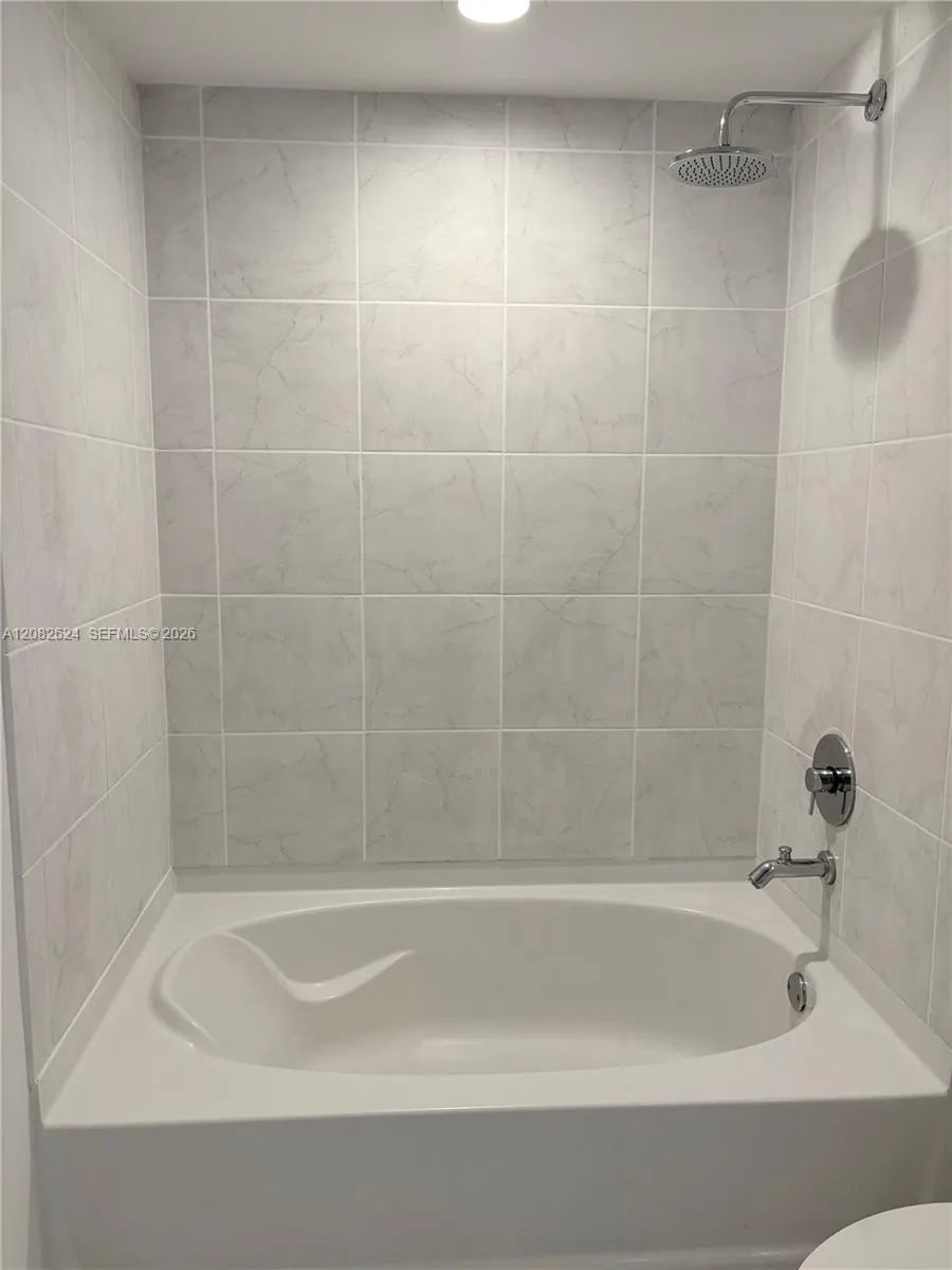 951 Brickell Ave #2509 Miami, FL 33131
