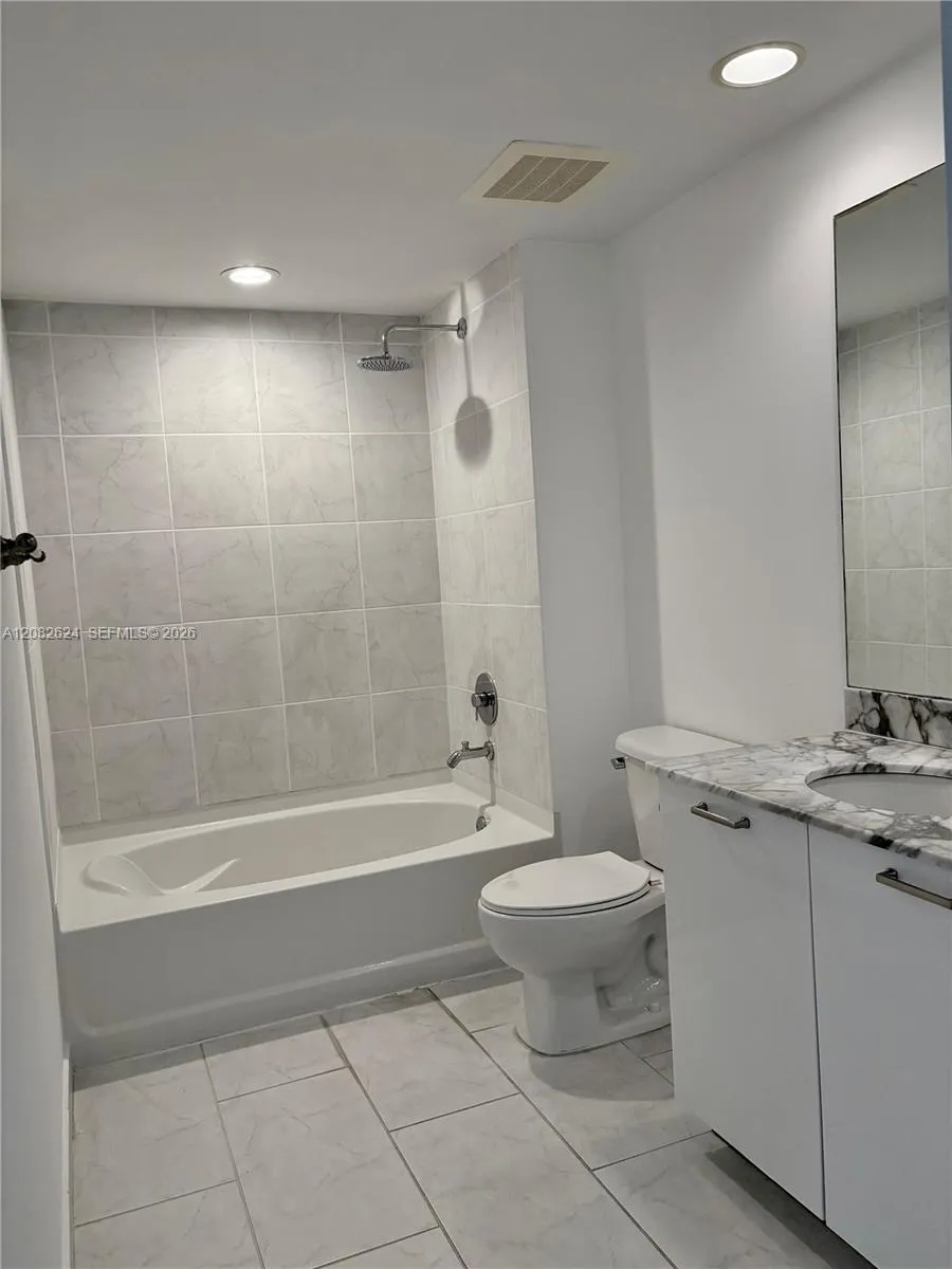 951 Brickell Ave #2509 Miami, FL 33131