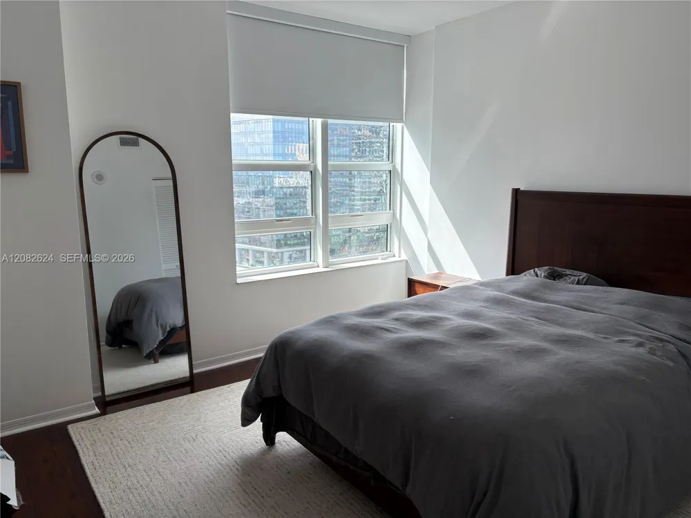 951 Brickell Ave #2509 Miami, FL 33131