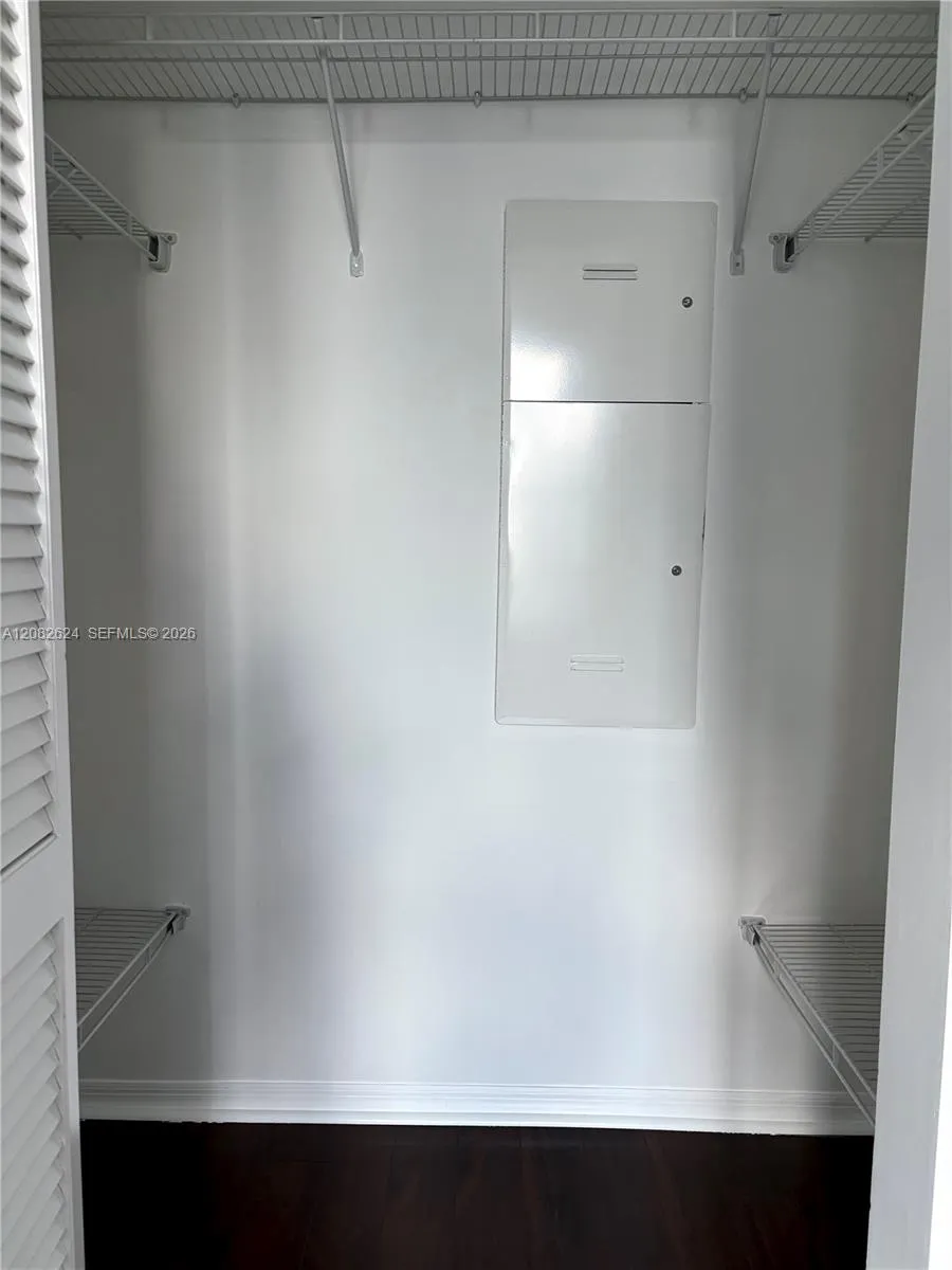 951 Brickell Ave #2509 Miami, FL 33131