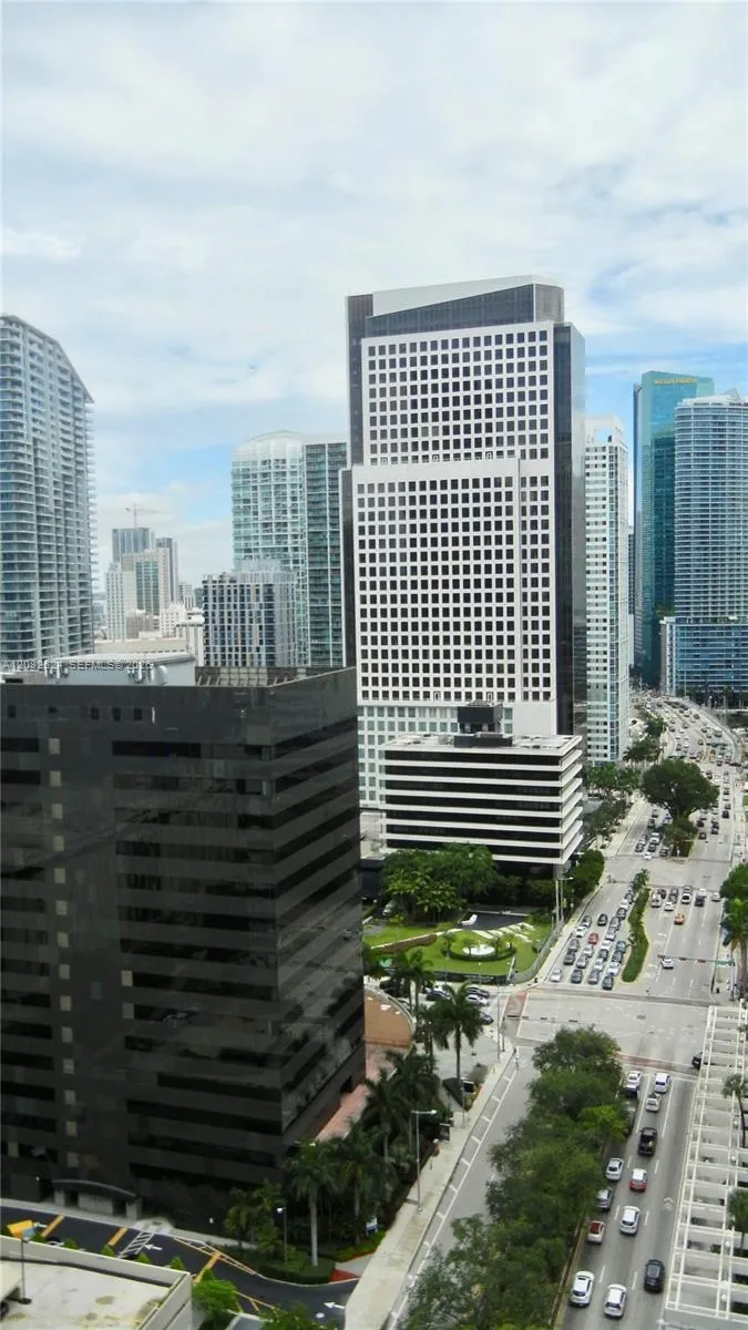 951 Brickell Ave #2509 Miami, FL 33131