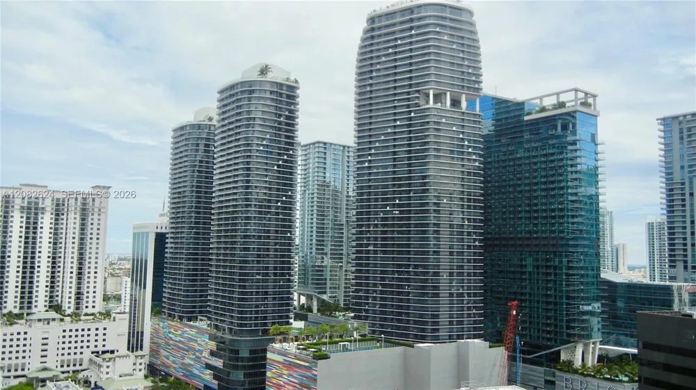 951 Brickell Ave #2509 Miami, FL 33131