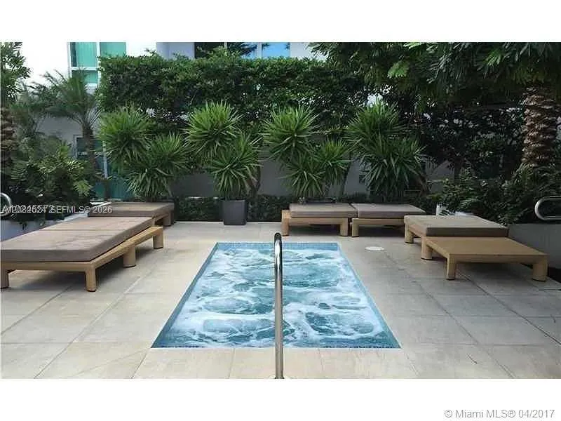 951 Brickell Ave #2509 Miami, FL 33131