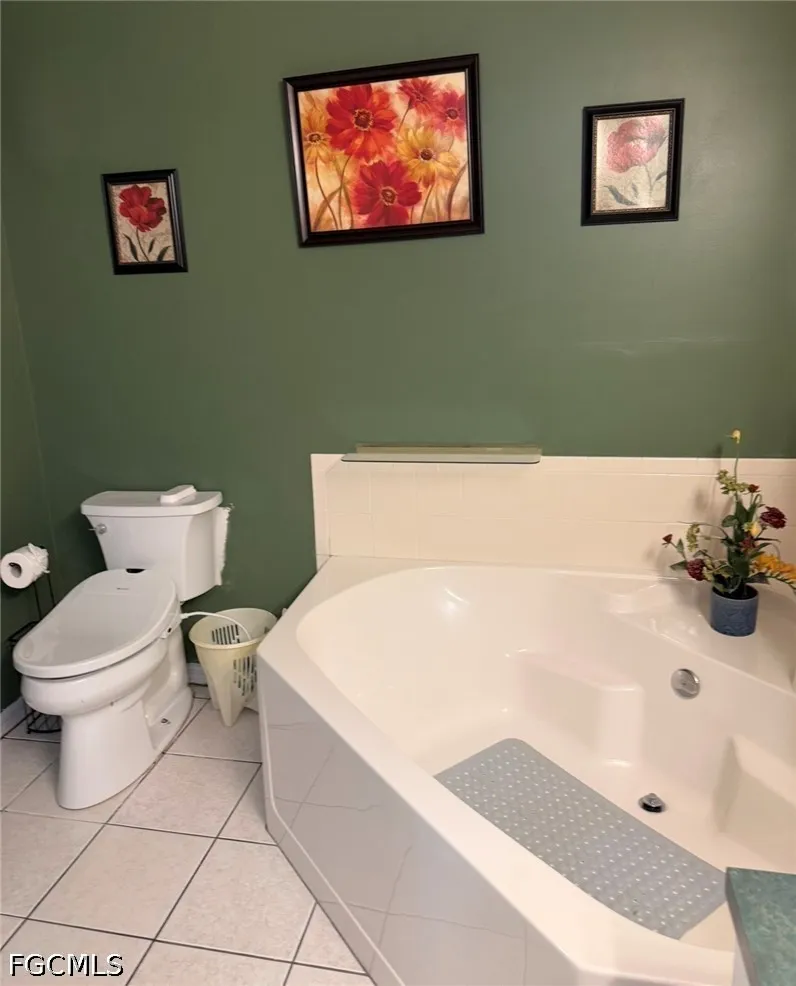 NE 7th Place Cape Coral, FL 33909