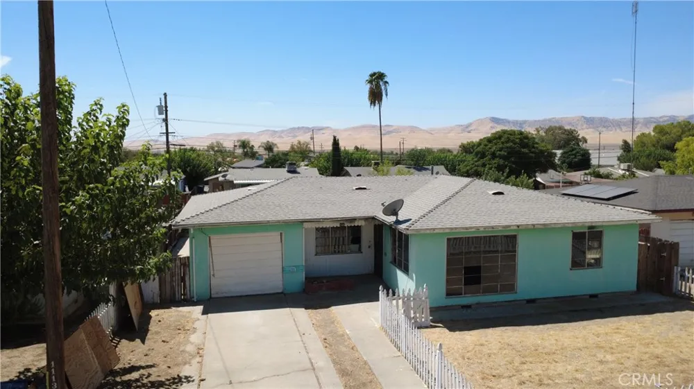 740 E Monterey Avenal, CA 93204