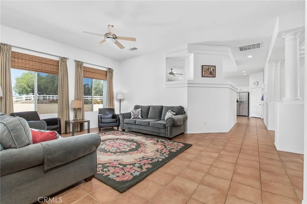 18593 Fort Lauder Lane Perris, CA 92570