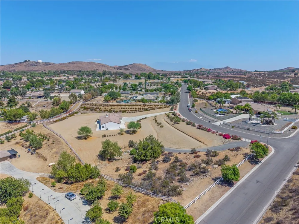 18593 Fort Lauder Lane Perris, CA 92570