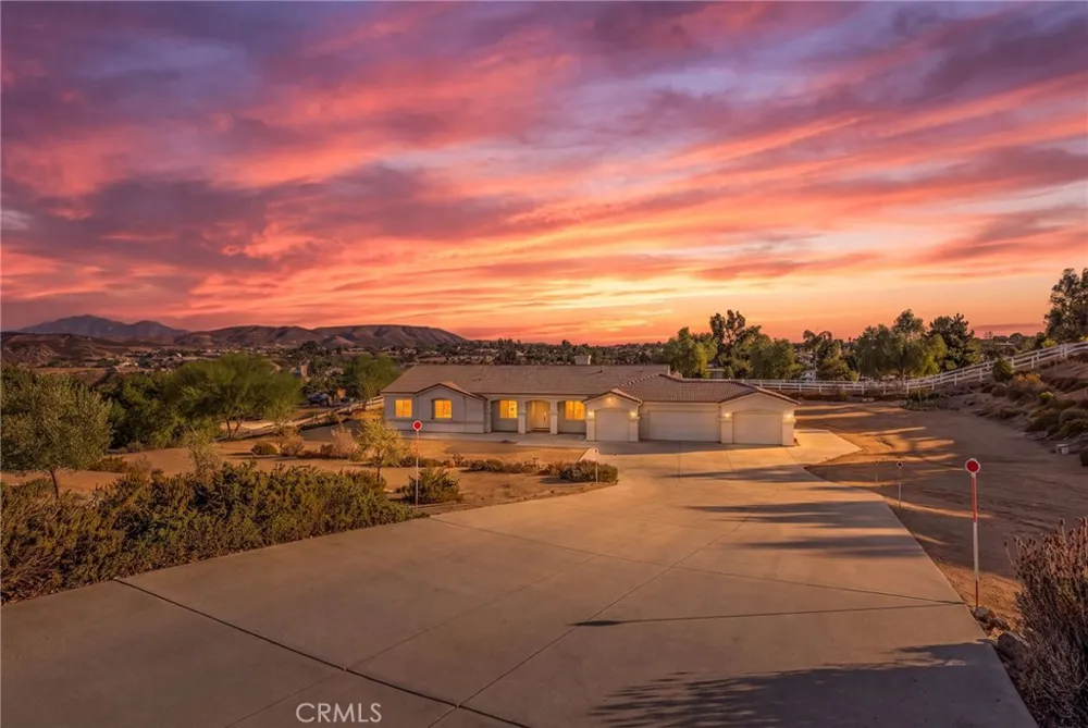 18593 Fort Lauder Lane Perris, CA 92570