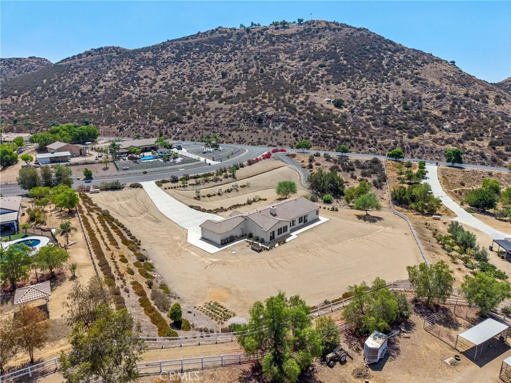 18593 Fort Lauder Lane Perris, CA 92570