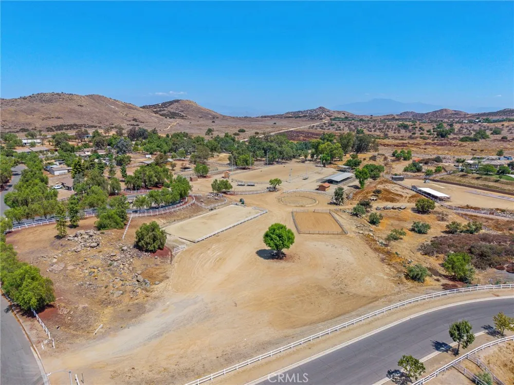 18593 Fort Lauder Lane Perris, CA 92570