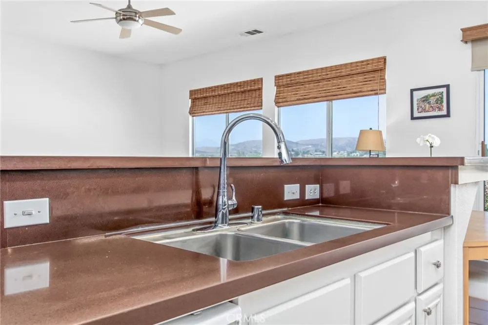 18593 Fort Lauder Lane Perris, CA 92570