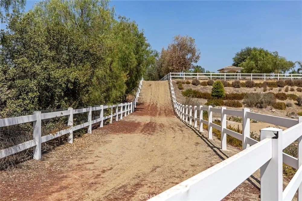 18593 Fort Lauder Lane Perris, CA 92570