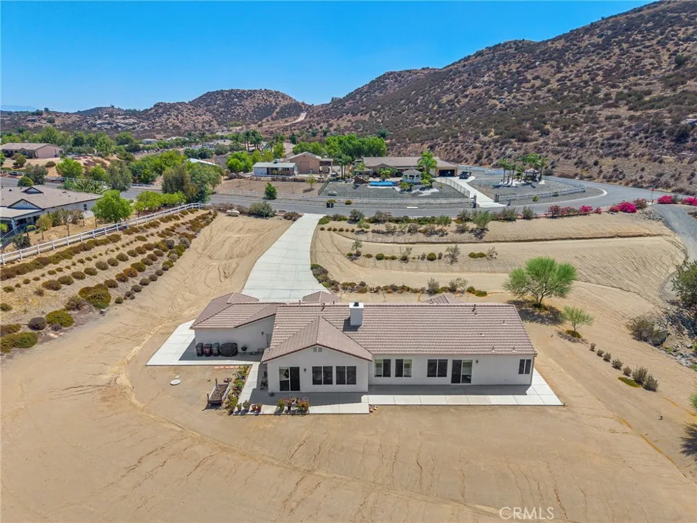 18593 Fort Lauder Lane Perris, CA 92570