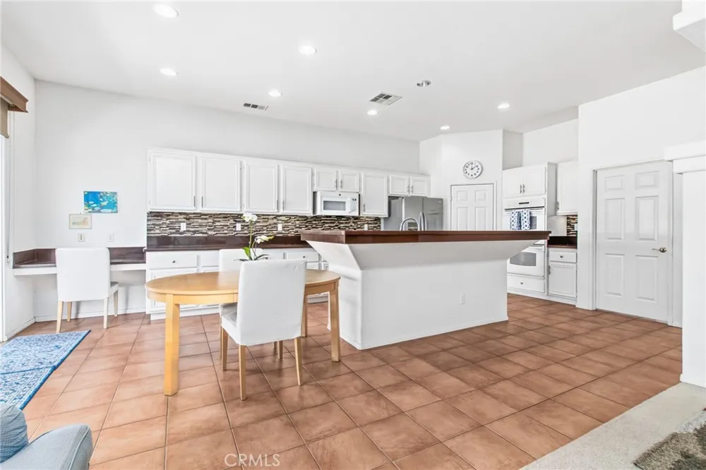 18593 Fort Lauder Lane Perris, CA 92570