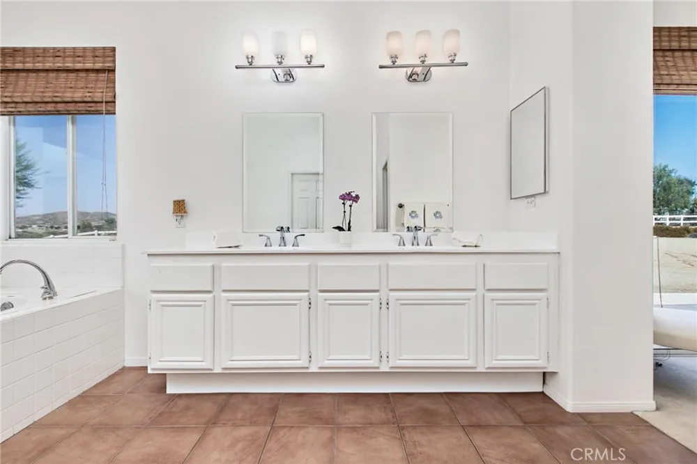 18593 Fort Lauder Lane Perris, CA 92570