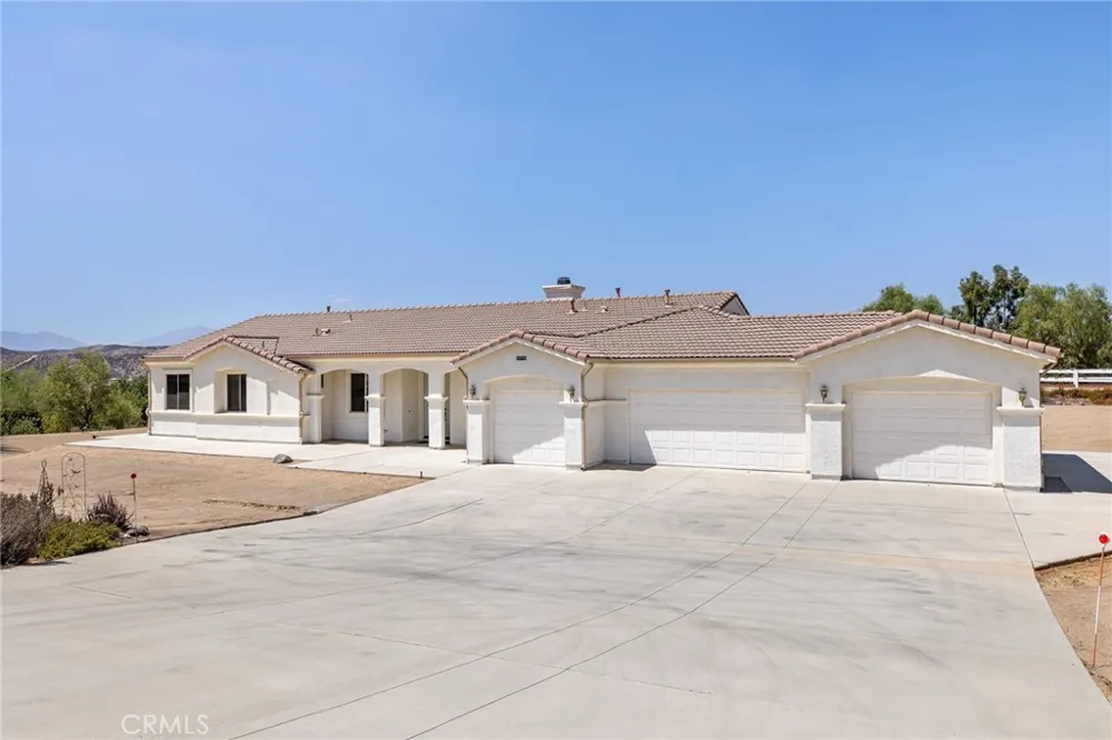 18593 Fort Lauder Lane Perris, CA 92570