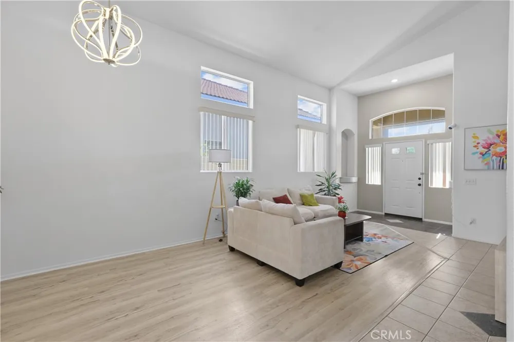 39755 Naples Murrieta, CA 92563