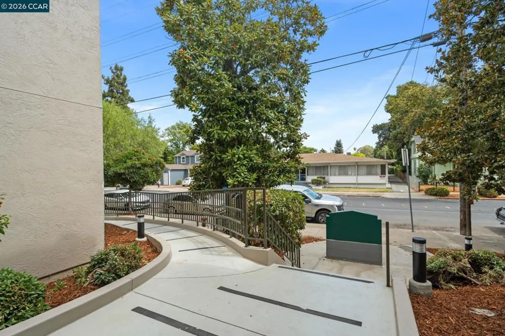 1318 B St #105 Hayward, CA 94541