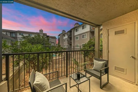 1318 B St #105